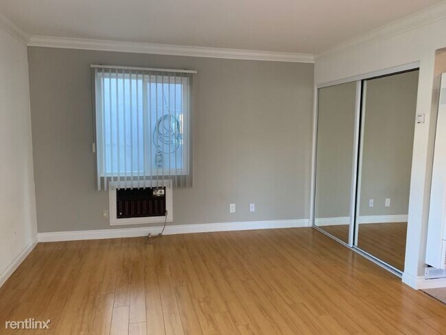 Building Photo - 206 W Colorado St