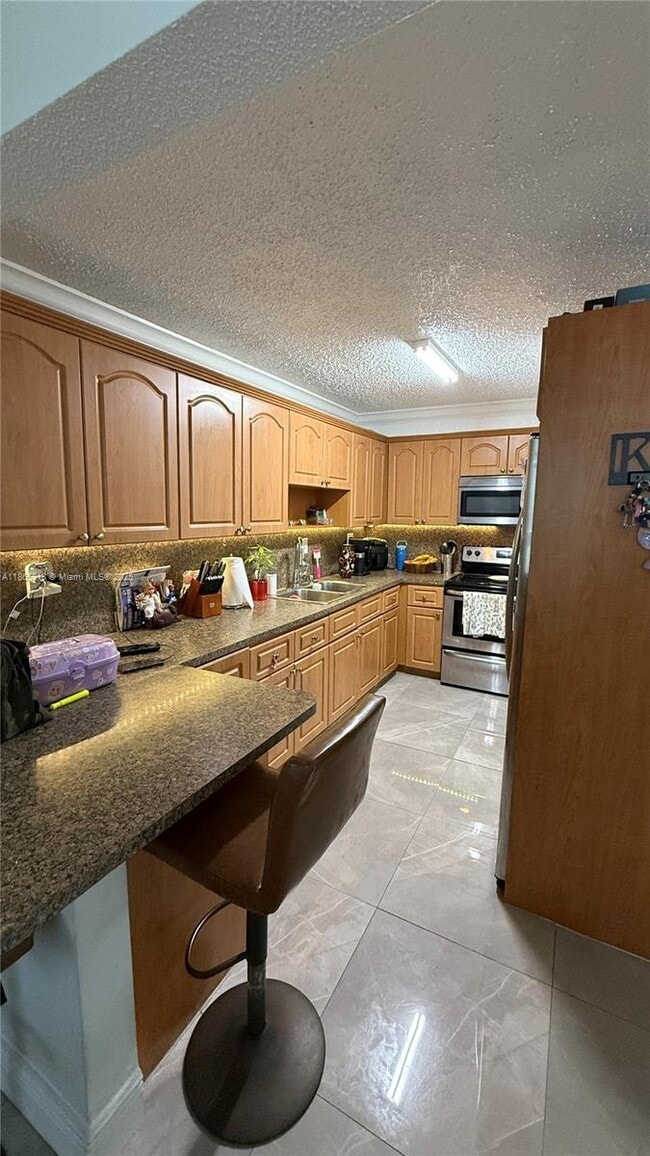 Foto del edificio - 10000 NW 80th Ct