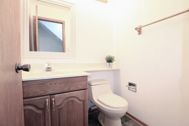 Foto del edificio - 493 Shadow Lake Bay