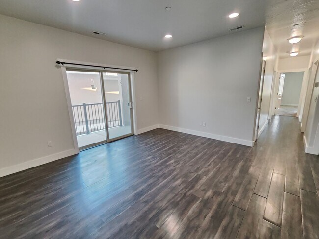Foto del edificio - Charming 3-Bed, 2-Bath Condo