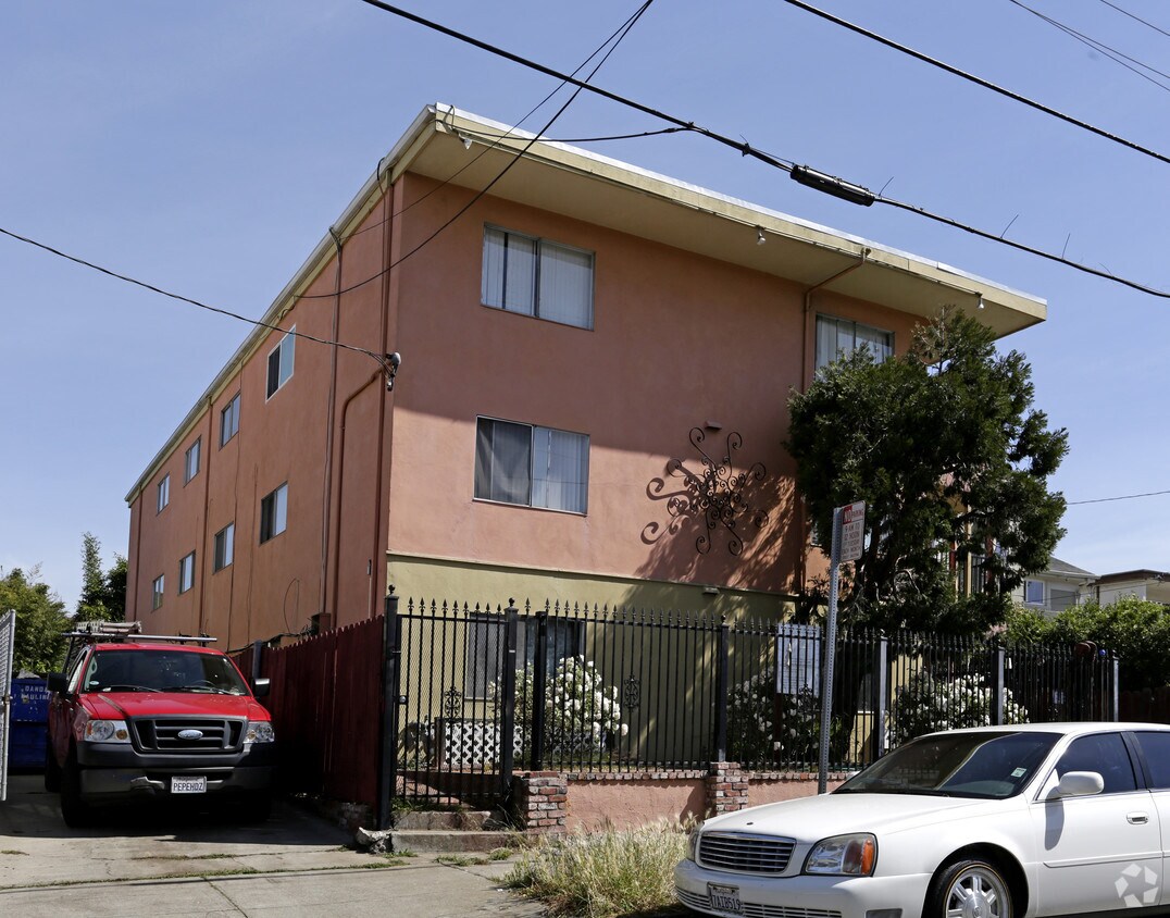 Building Photo - 1525 Harmon St