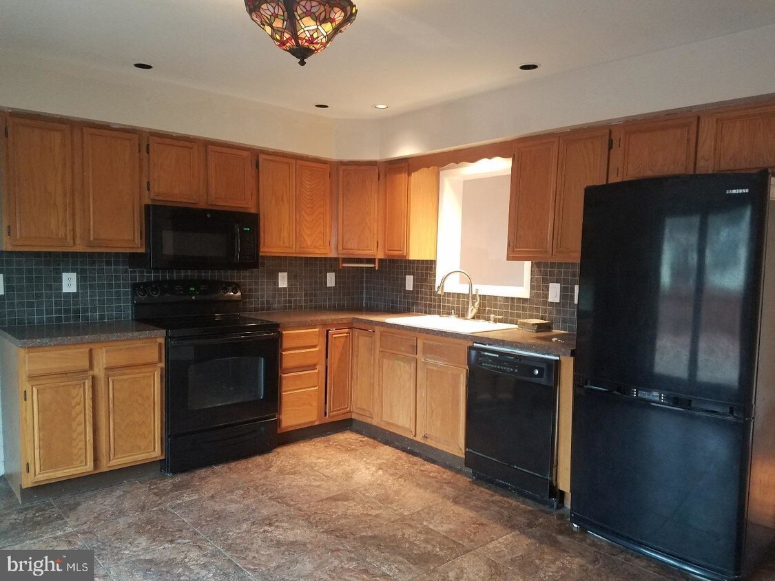 344 Dogwood St, Browns Mills, NJ 08015 House for Rent in Browns Mills