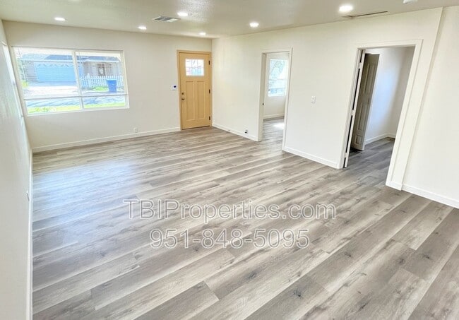 Building Photo - 5769 Eugene St