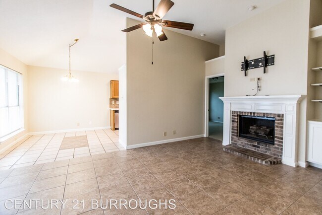 Building Photo - 3 br, 2 bath House - 5846 Spring Cabin