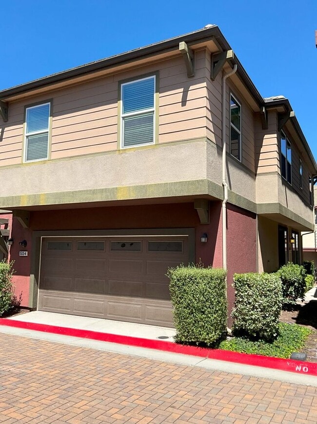 Building Photo - 1513 Champion Ln