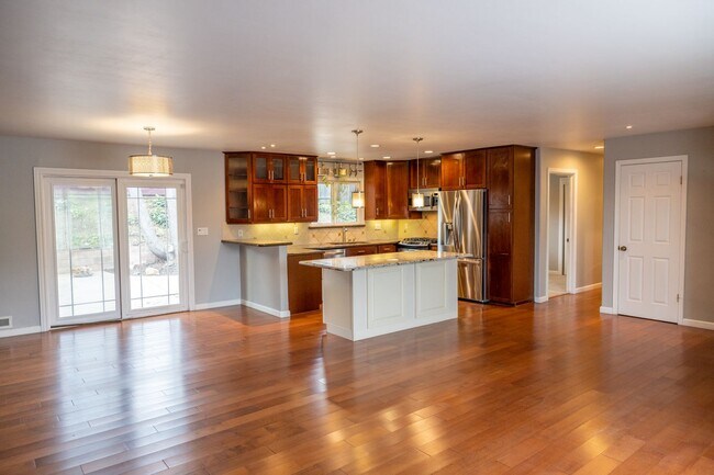 Foto del edificio - A Resort Style Home in Castro Valley!  Castro Valley Schools