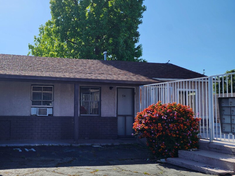 818 E Rte 66 Unit H, Glendora, CA 91740 Room for Rent in Glendora, CA
