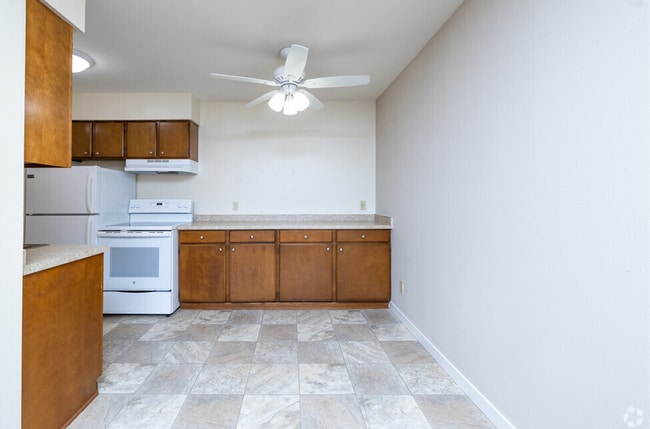Interior Photo - Oakland Manor Apartments
