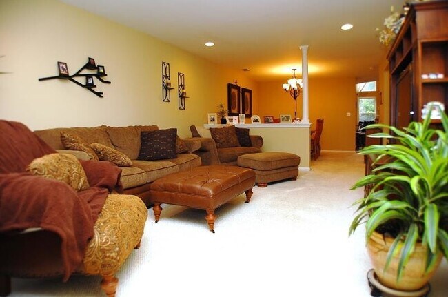 Foto del edificio - 4 Pond Hollow Dr