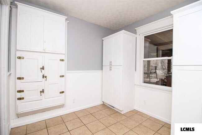Kitchen sitting room - 304 Lincoln Ave