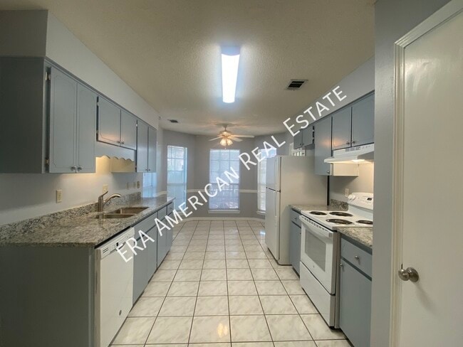 Building Photo - 19 Winfield Way