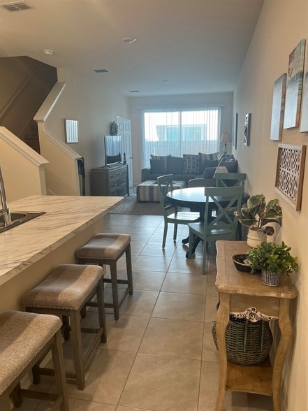 Building Photo - 94 Red House Cir