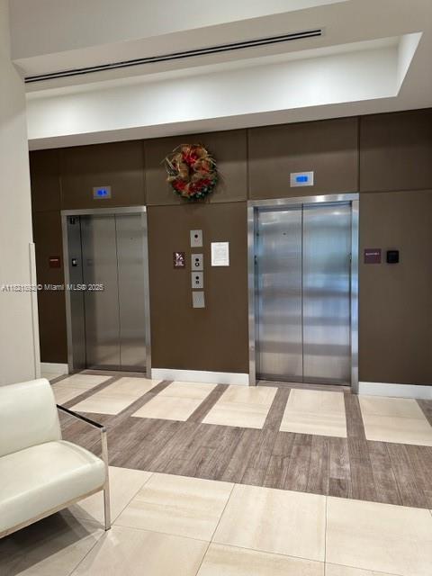 Foto del edificio - 7661 NW 107th Ave