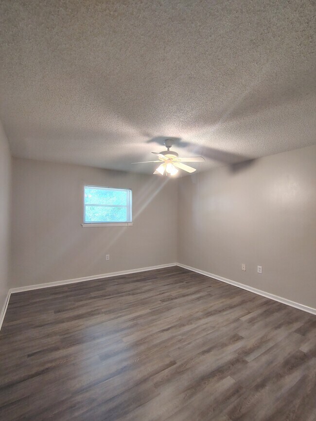 Foto del edificio - 1100 Skyland Dr