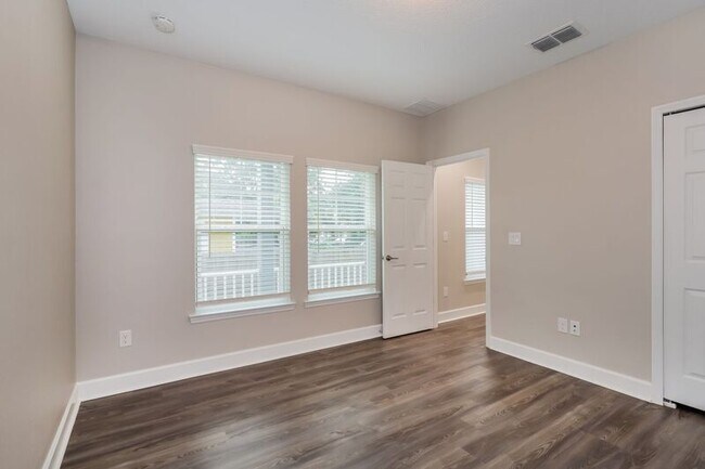 Foto del edificio - 115 E Broad St