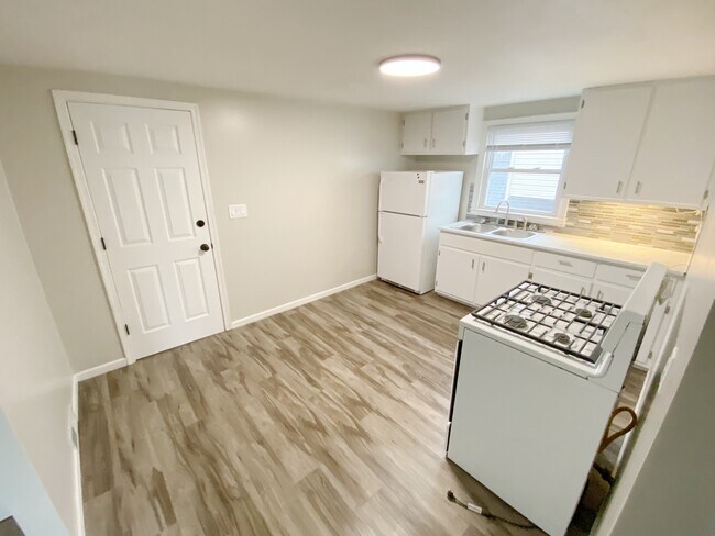 Foto del edificio - 312 Medford Rd