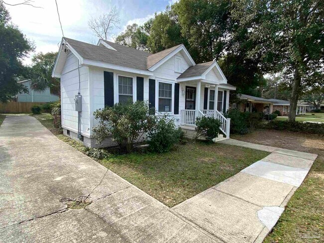 Building Photo - 1621 E Brainerd St