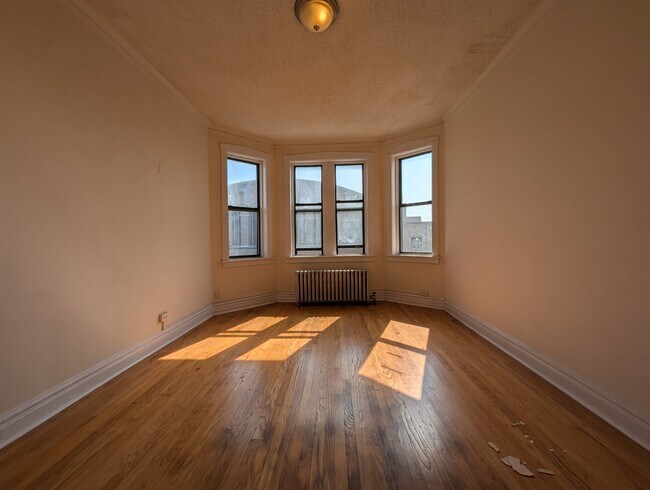 Foto del edificio - 1542 N Kedzie Ave