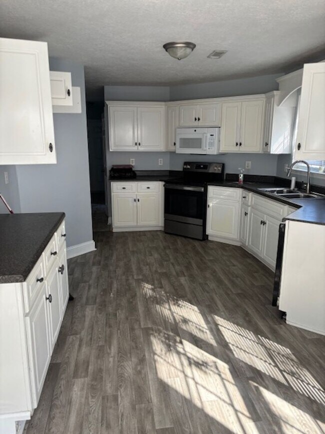 Foto del edificio - Spacious 4BR North Augusta Rental – Move-In Ready!