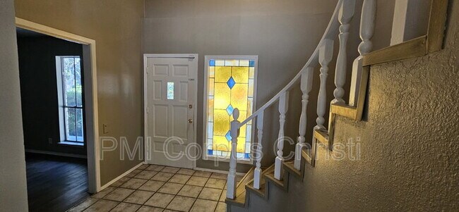 Building Photo - 1022 Delta Dr