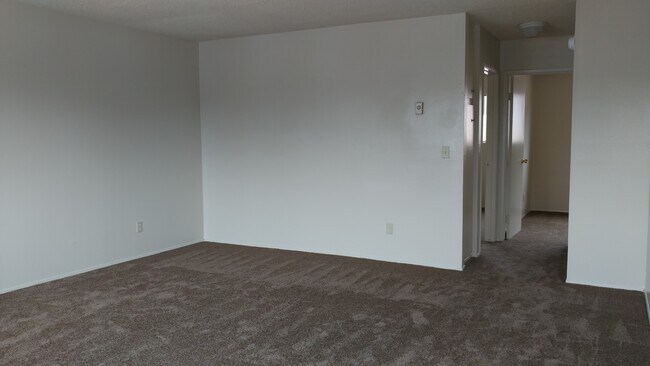 Building Photo - 3107 E 18th St