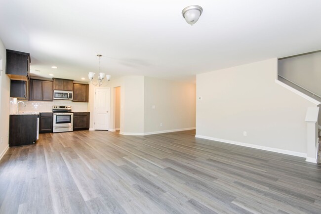 Foto del edificio - Spacious 4 Bedroom Home In Southeast Raleigh