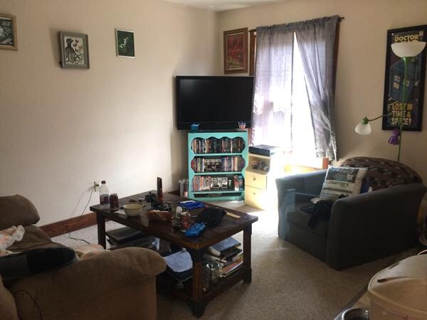 Living Room - 1212 E Gibbon St