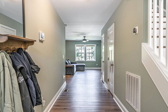 Foto del edificio - 268 N Hale St