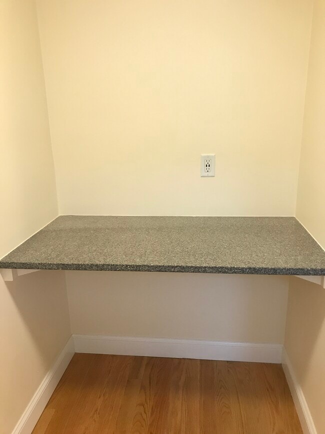 Photo - 805-807 Merrimack Street Apartment