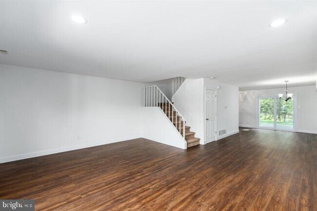 Foto del edificio - 3458 Norwood Pl