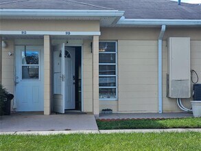 Building Photo - 915 Club Cir