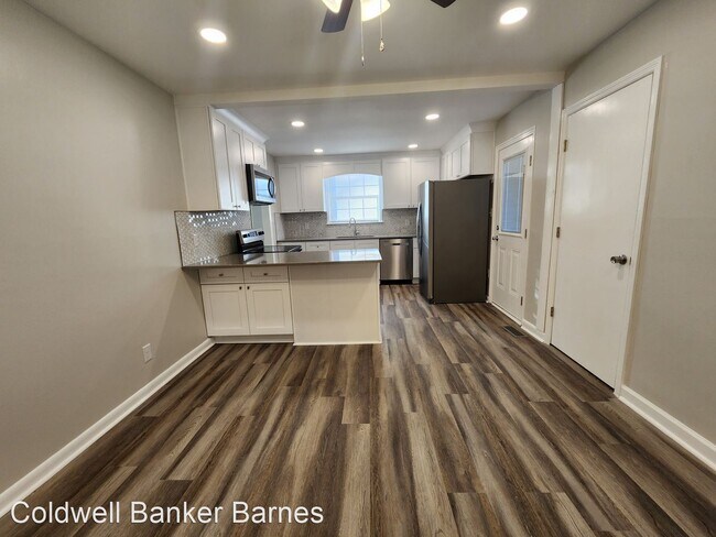 Building Photo - 4 br, 2 bath House - 358 Fairlane Dr.