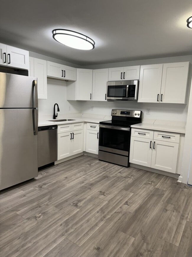 Building Photo - Dream Emerson