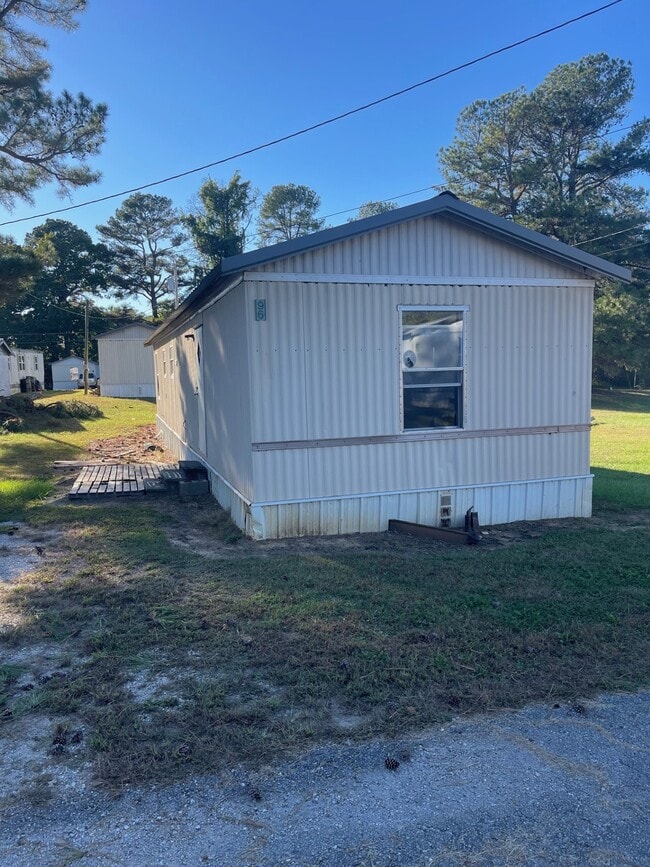 Building Photo - 96 Fowler Cir