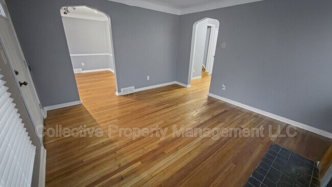 Building Photo - 3625 Chatsworth St