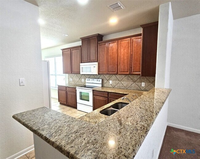 Foto del edificio - 213 Ranch House Rd