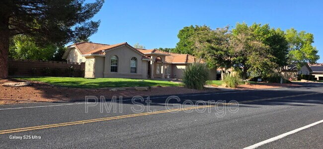 Foto del edificio - 1569 Tamarisk Dr