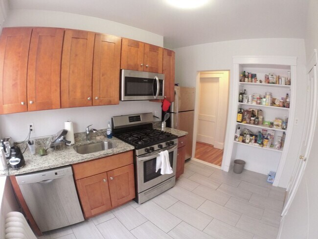 Building Photo - 4 Bedroom