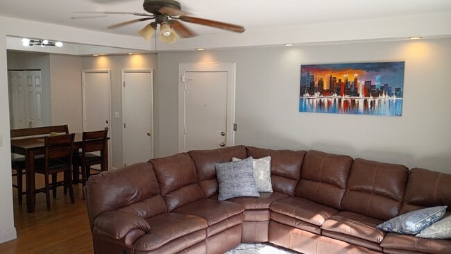 Photo - 1616 Michigan Ave Townhome