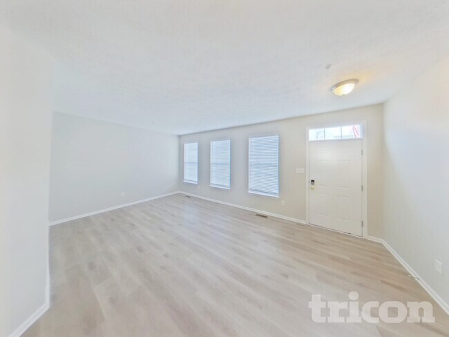 Building Photo - 9810 Davison Rd