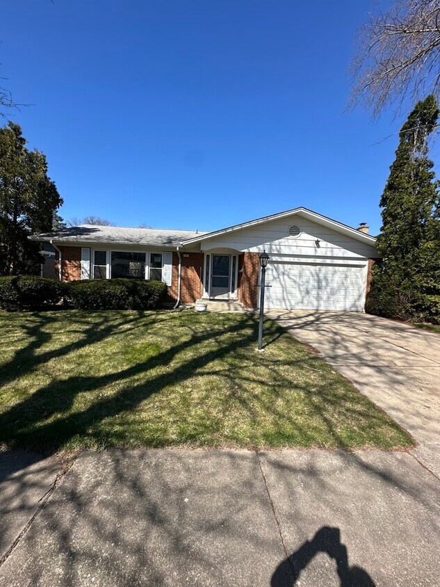 1101 Wisconsin St, Glenwood, IL 60425 House Rental in Glenwood, IL