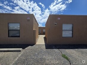 Building Photo - 320 Geraldine Loop SE