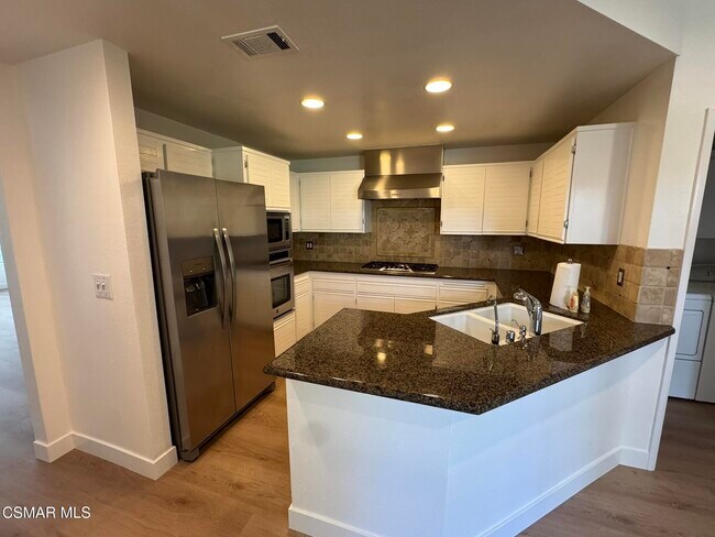 Foto del edificio - 834 Sunstone St
