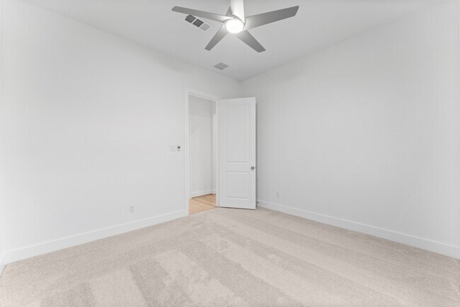 Foto del edificio - 26915 Longwood Ledge Ln