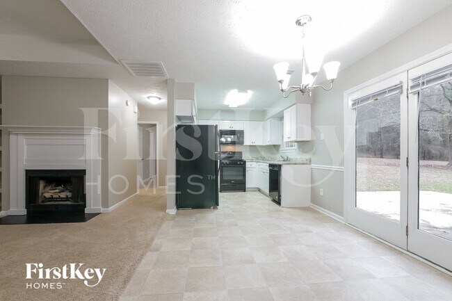 Foto del edificio - 400 Lone Oak Dr