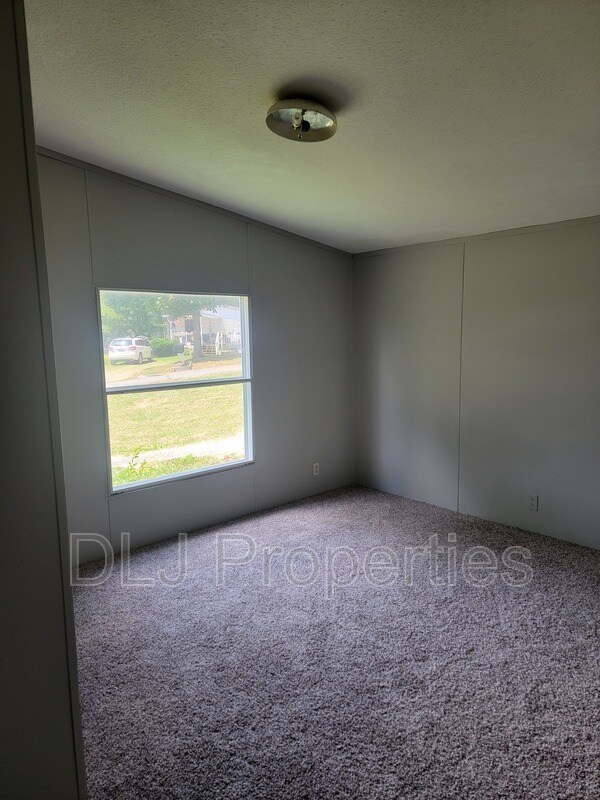 Building Photo - 904 Eslinger Ct