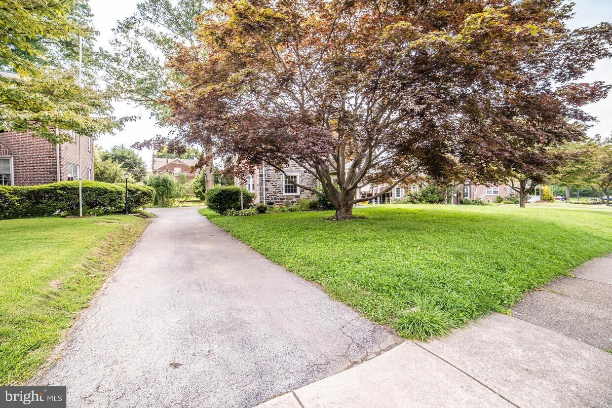 Primary Photo - 210 Sunnybrook Rd