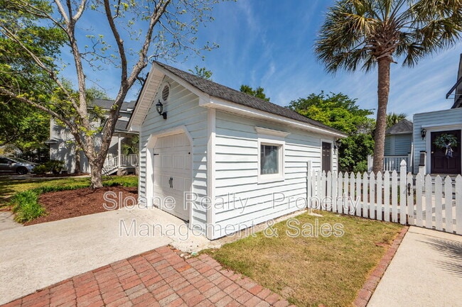 Building Photo - 834 Harbor Pl Dr