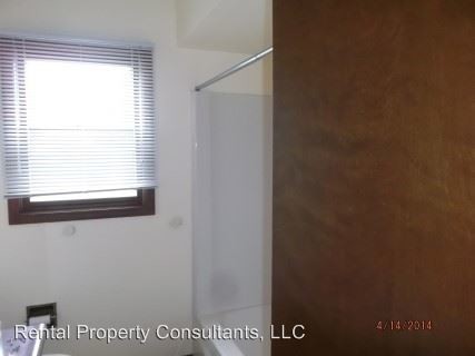 Building Photo - 6425-6427 Bella Vista Dr NE