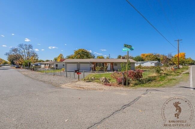 Foto del edificio - 659 Middleridge Dr